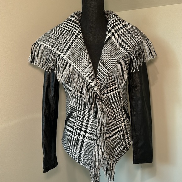 Guess Jackets & Blazers - Guess Wool Blend Plaid Jacket Faux Leather Arms Fringe Trim Size Small‎